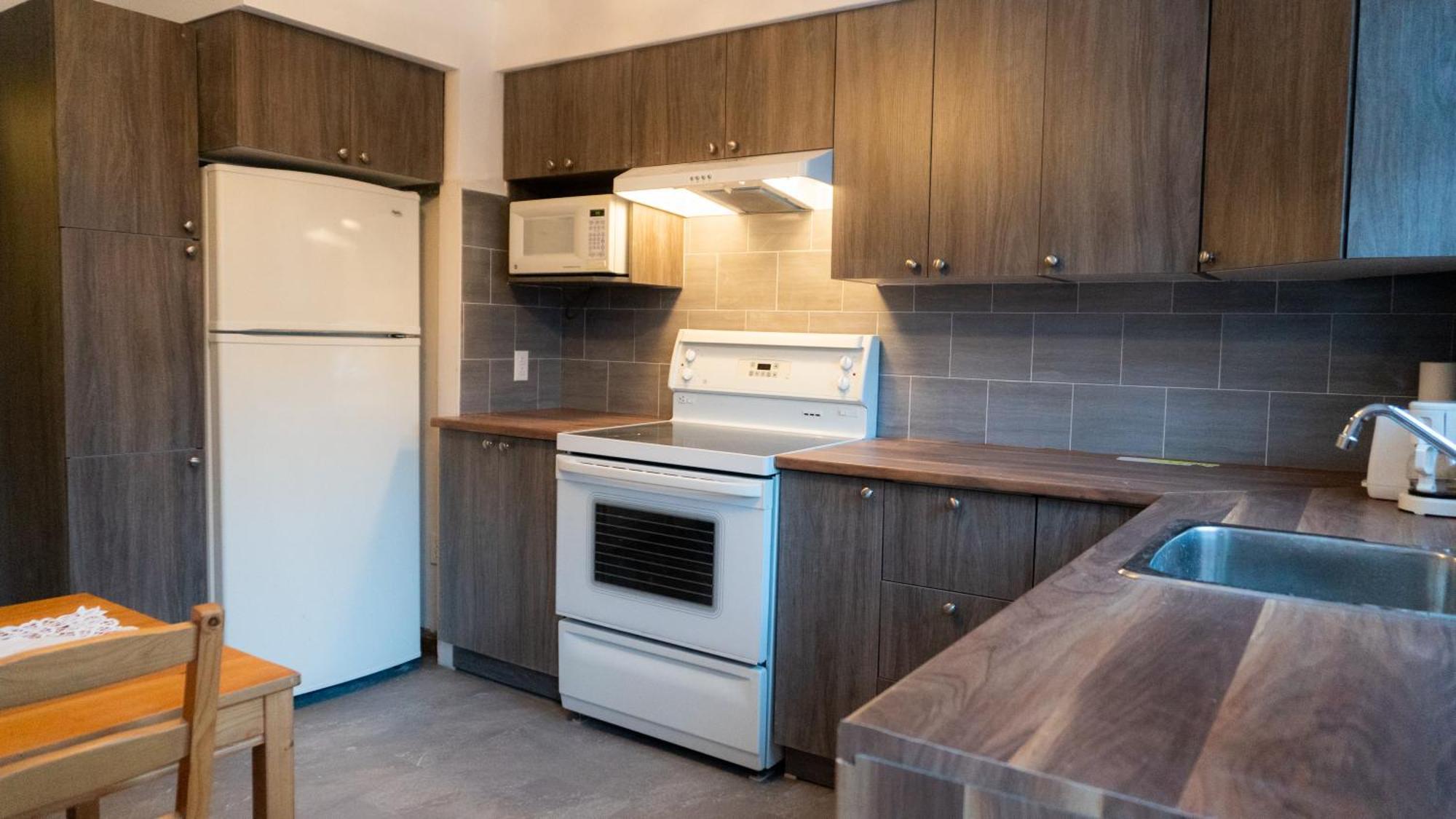Montreal Homes - Affordable Rooms, Smart Tv, Shared Kitchen Экстерьер фото